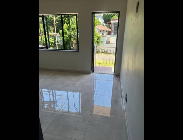 2 BEDROOM PROPERTY TO RENT IN OVERPORT